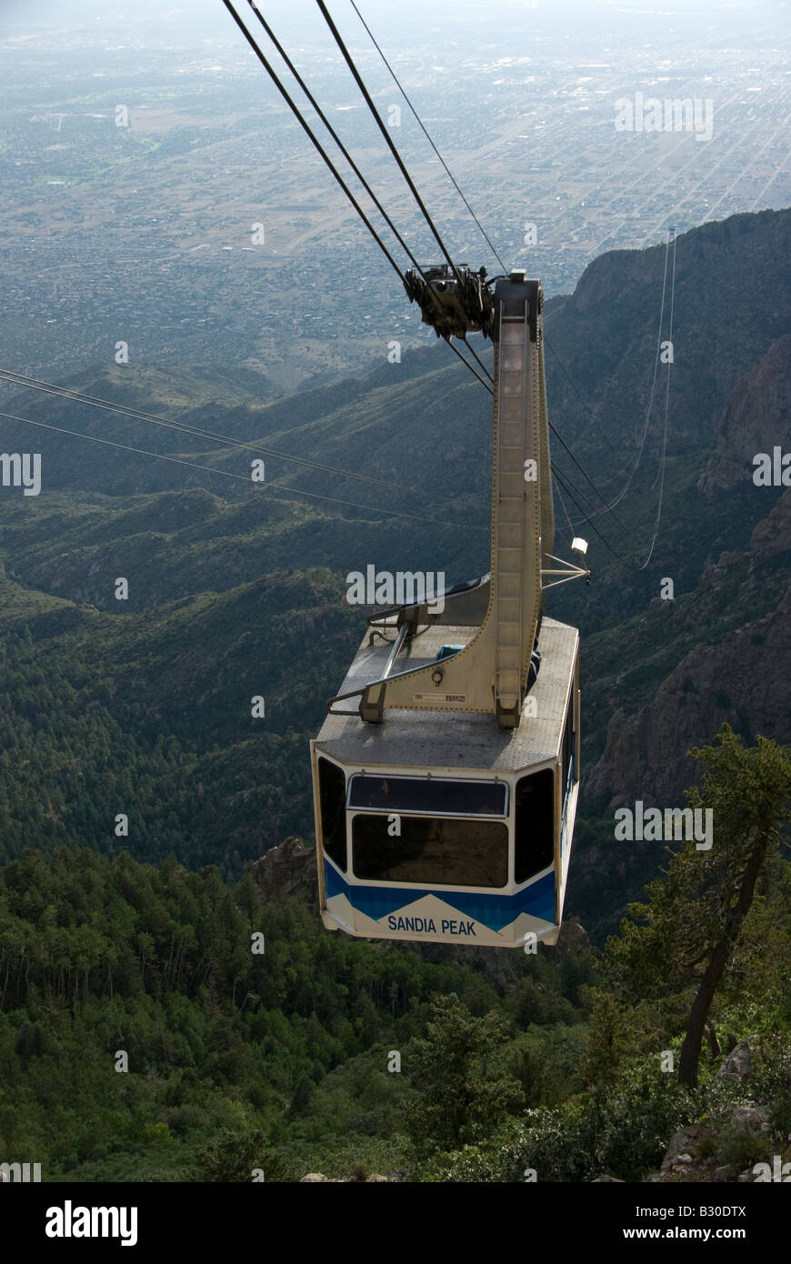 Gondola cable car aerial tramway hires stock photography and images