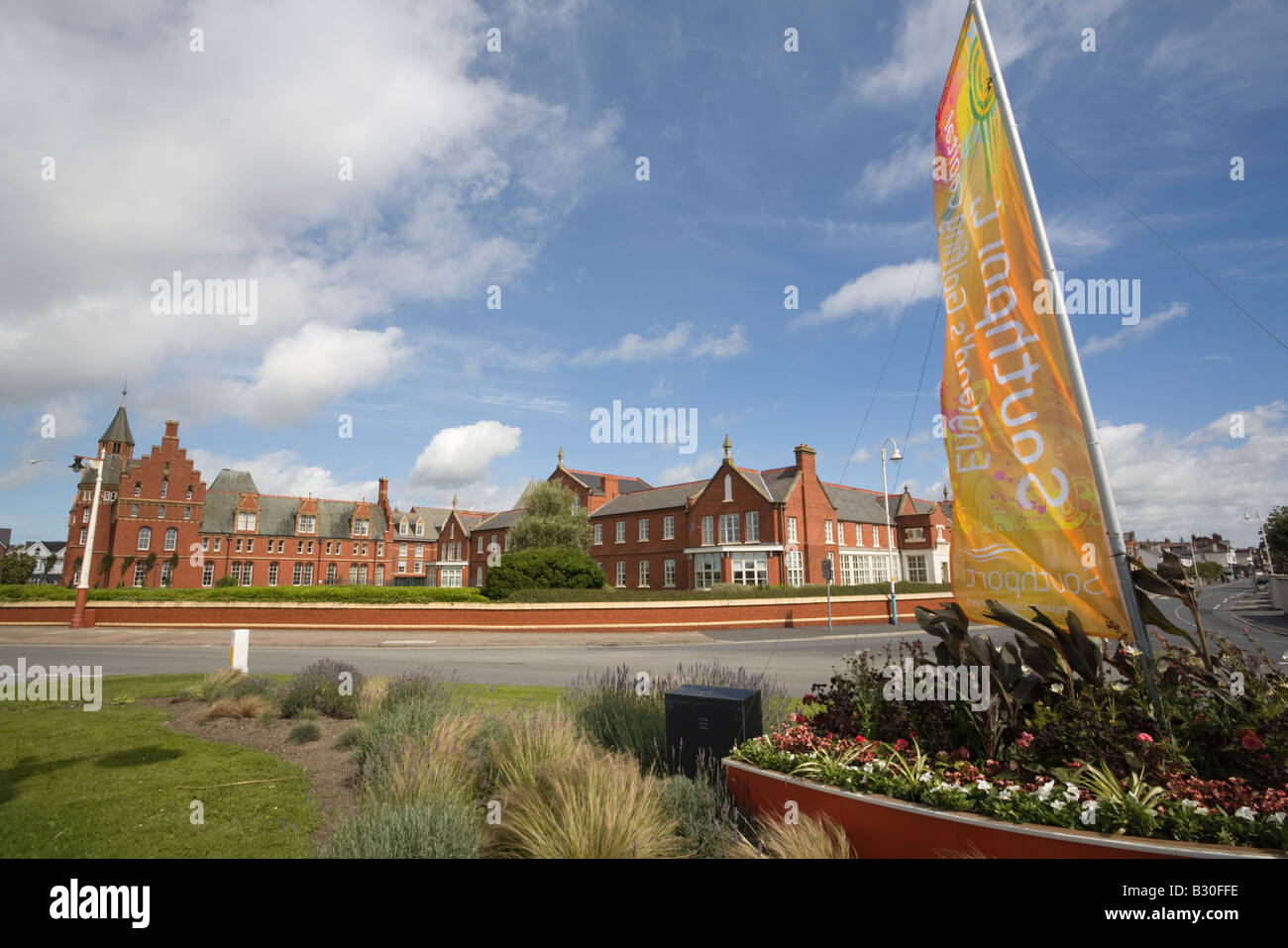 Convalescent hospital hires stock photography and images Alamy