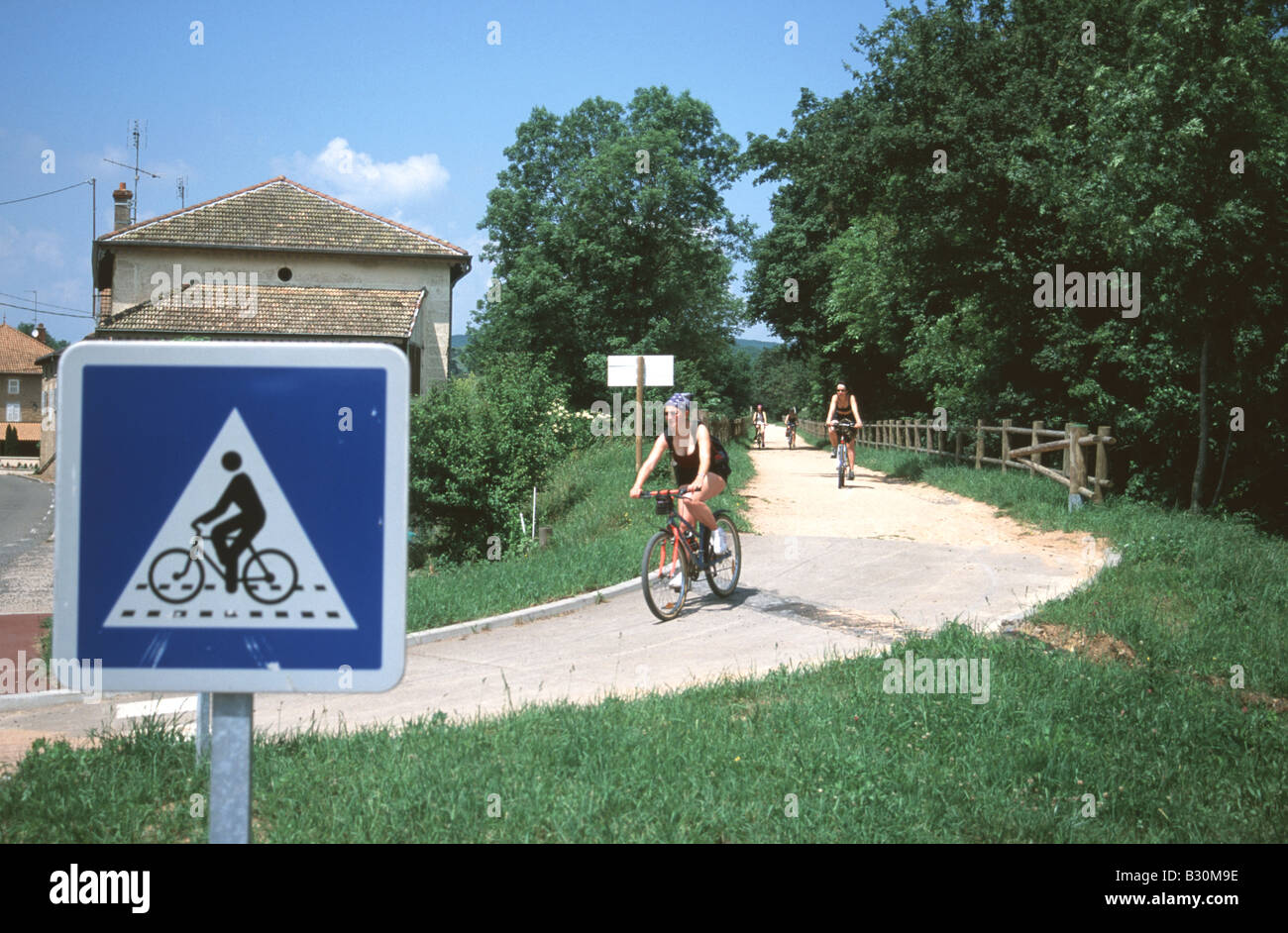 Cyclists on the Voie Verte near Cluny Stock Photo