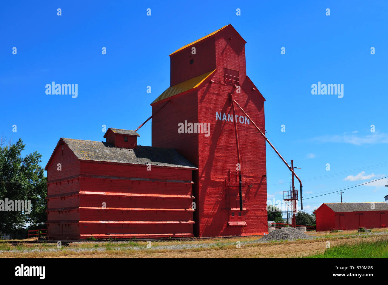A red grain elevator Stock Photo Alamy