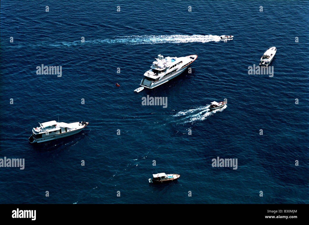 Aerial view yachts boats hi-res stock photography and images - Alamy