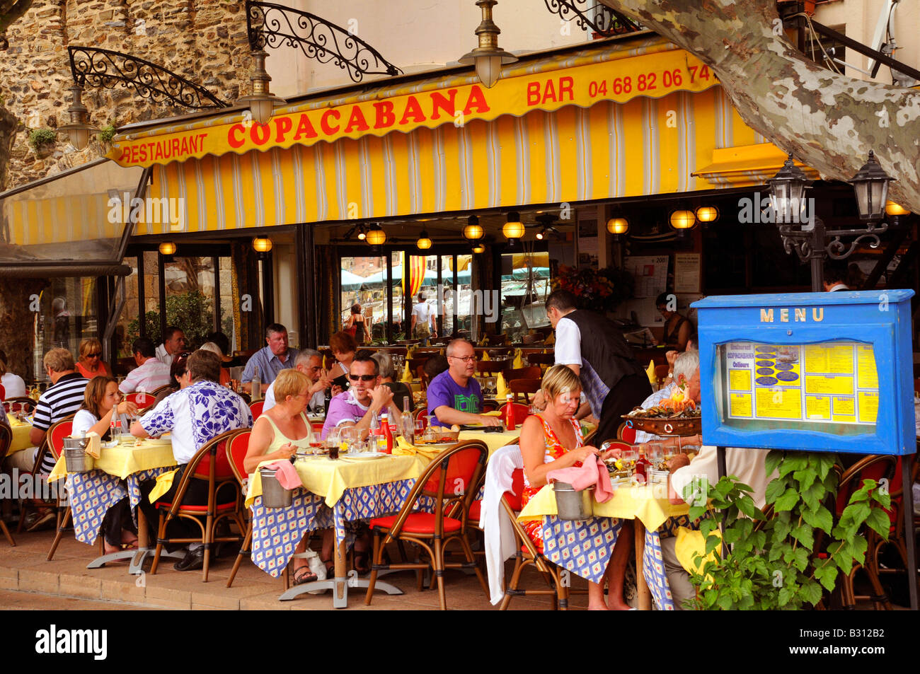 CAFE RESTAURANT IN COLLIOURE,FRANCE Stock Photo