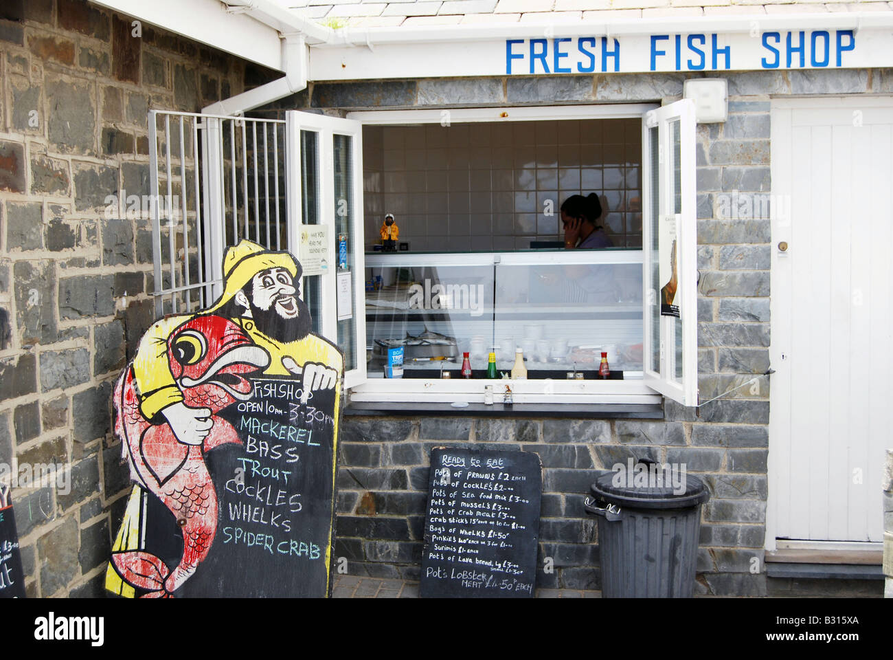 Fresh fish shop in New Quay Stock Photo Alamy