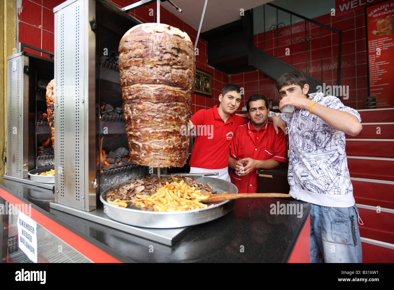TUR Turkey Istanbul Doener fast food stand Turkish BBQ Stock Photo - Alamy