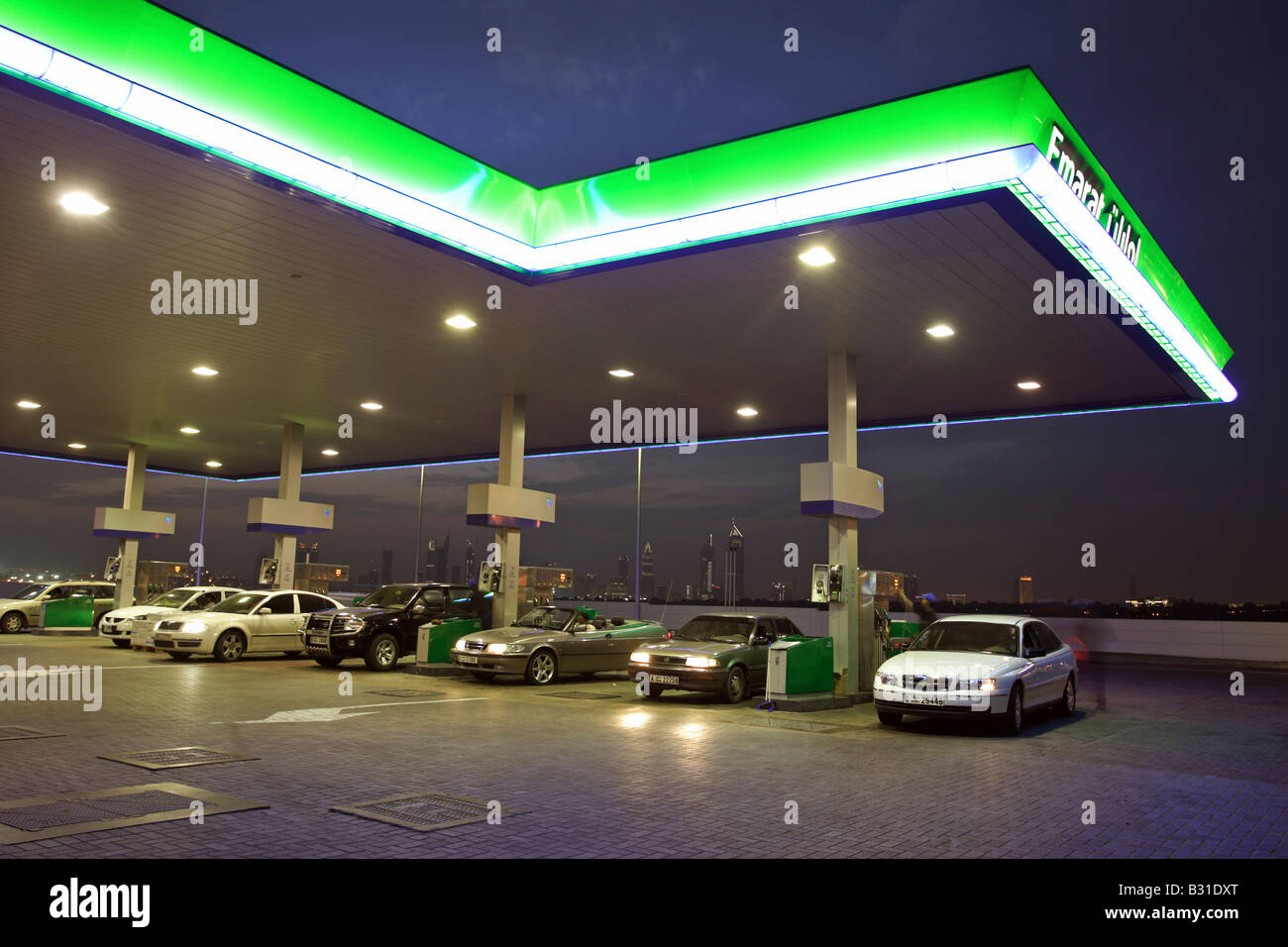 Oil fuel uae hires stock photography and images Alamy