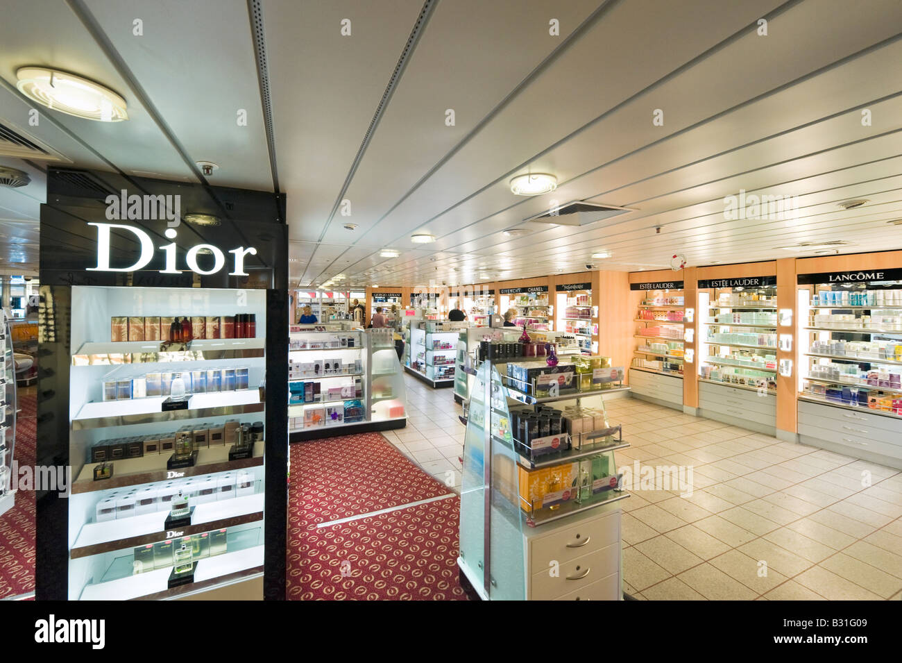 Cruise ship shopping inside hi-res stock photography and images
