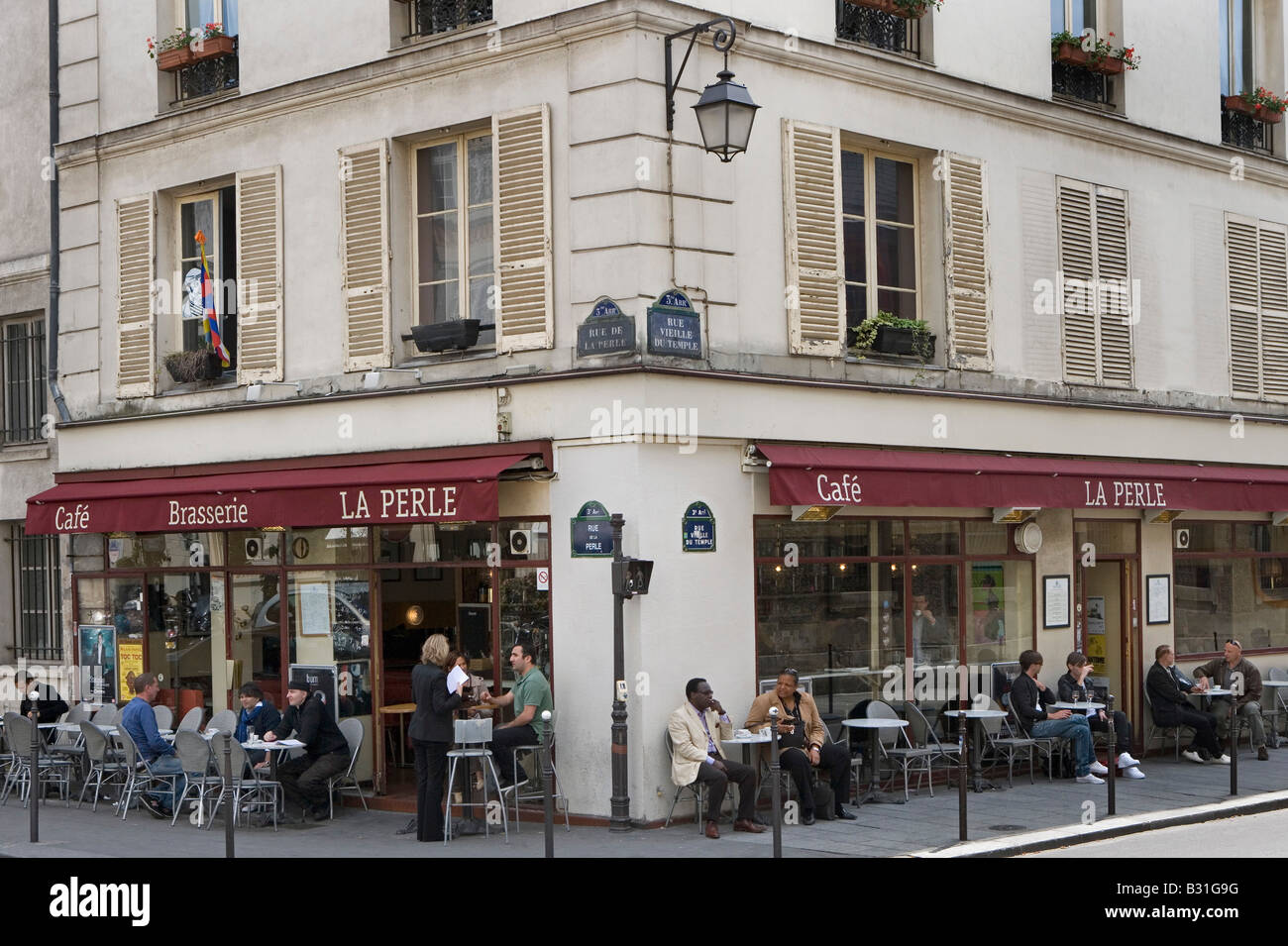 Cafe la perle hi-res stock photography and images - Alamy