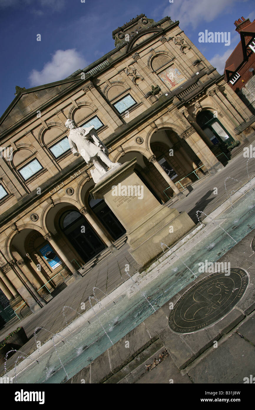 City of York, England. Statue of the artist William Etty at Exhibition Square with the public art gallery in the background. Stock Photo