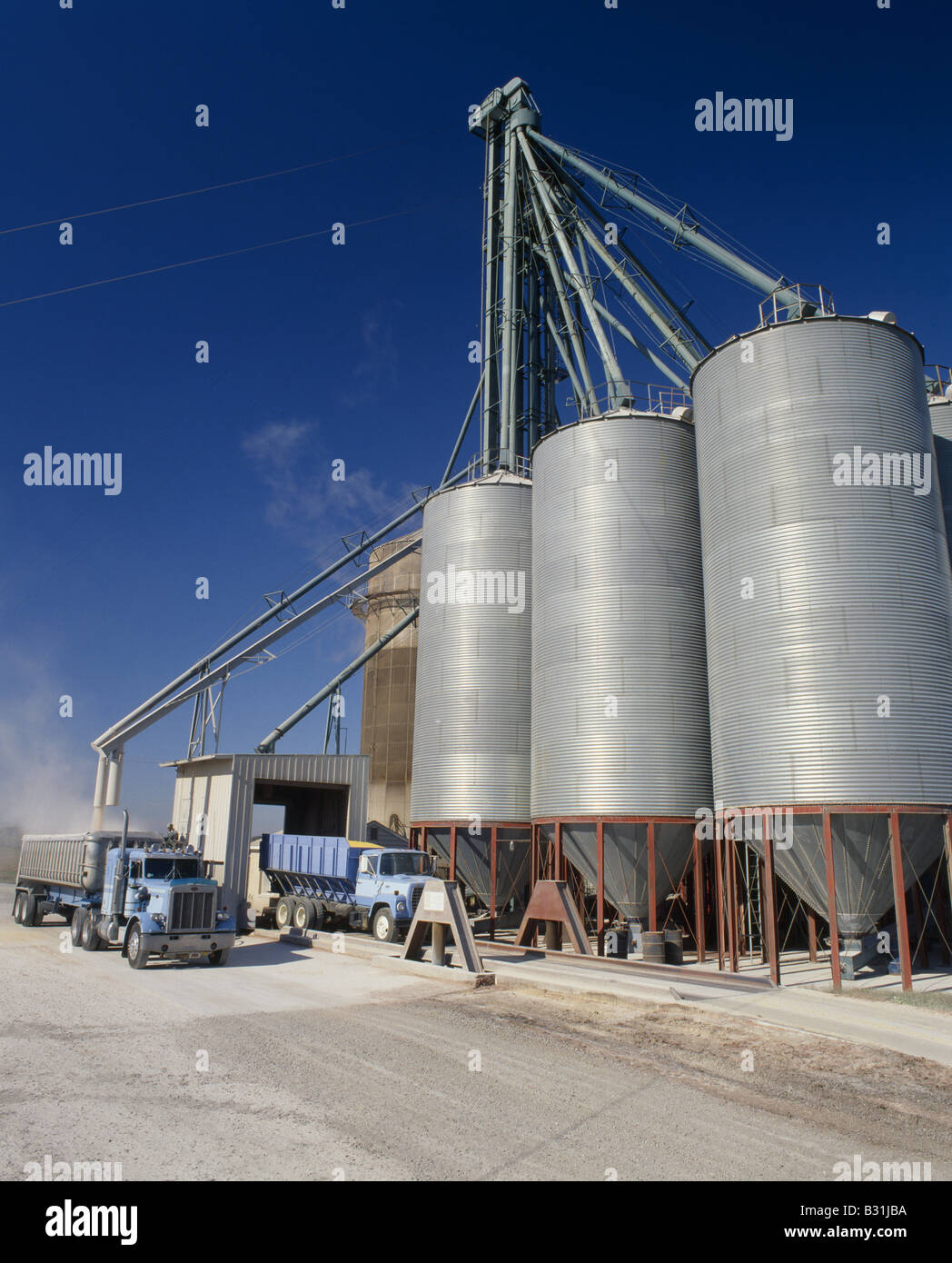 TRUCK AT GRAIN BINS Stock Photo Alamy