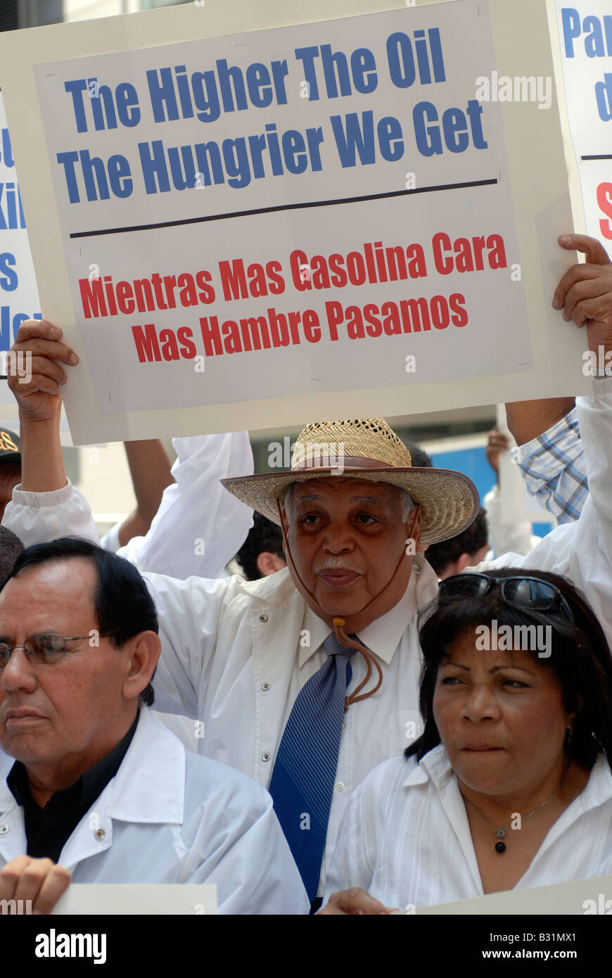 Oil Protest Signs High Resolution Stock Photography and Images Alamy