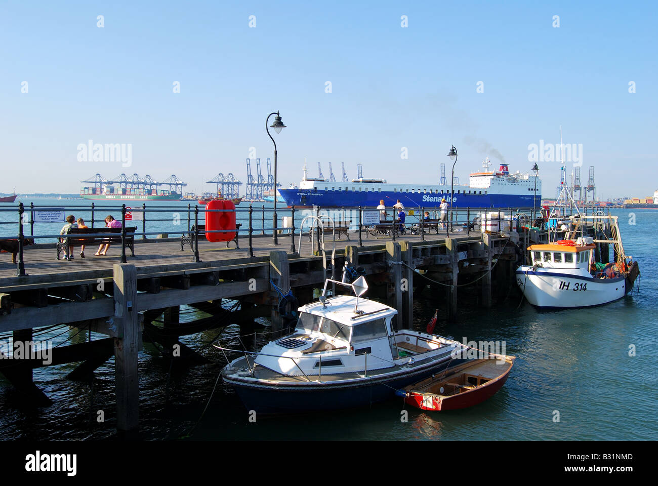 Tourism industry wharf hi-res stock photography and images - Alamy