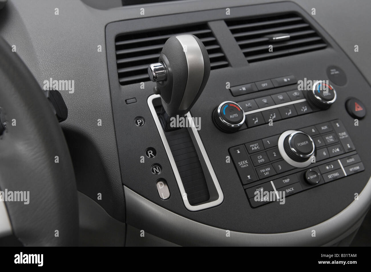 2008 Nissan Quest 3.5 SE in Blue Gear shifter/center console Stock