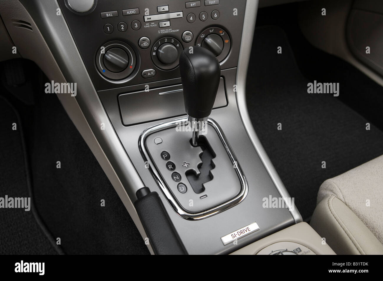 Gear shifter center console hires stock photography and images Alamy