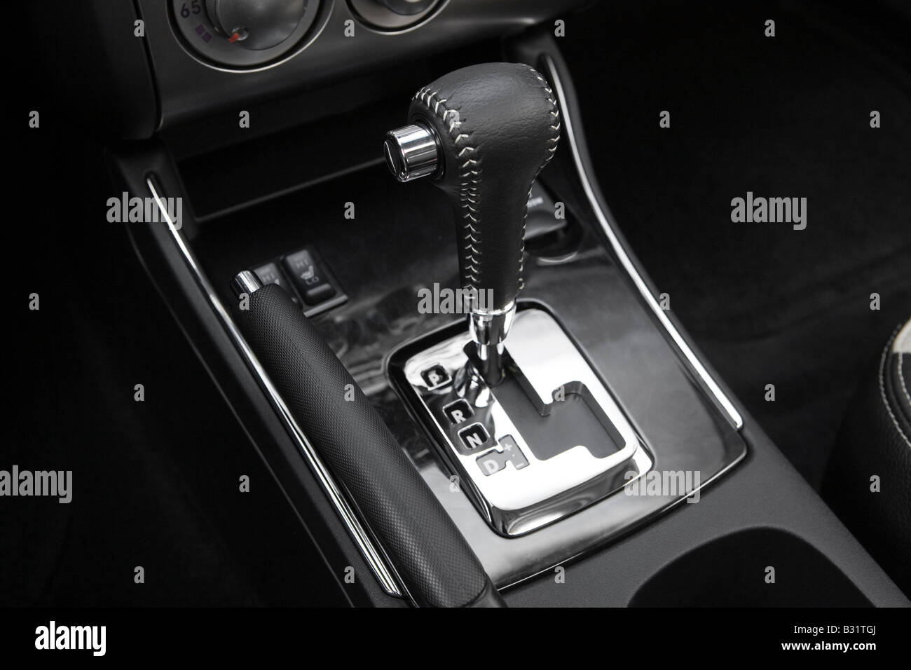 2009 Mitsubishi Galant Ralliart in Silver Gear shifter/center console Stock Photo Alamy