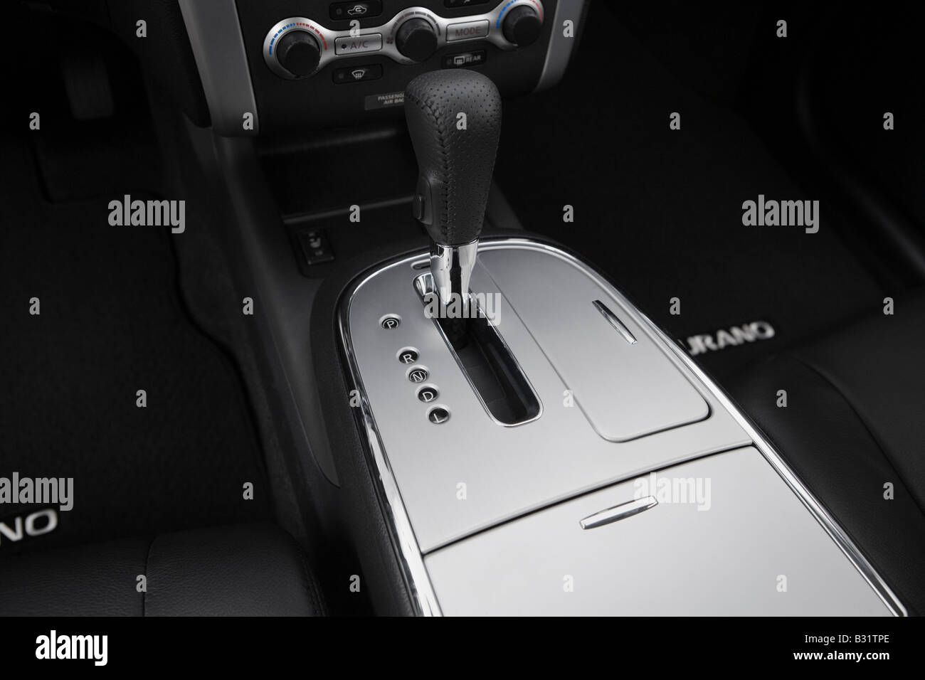 2009 Nissan Murano SL in Silver Gear shifter/center console Stock