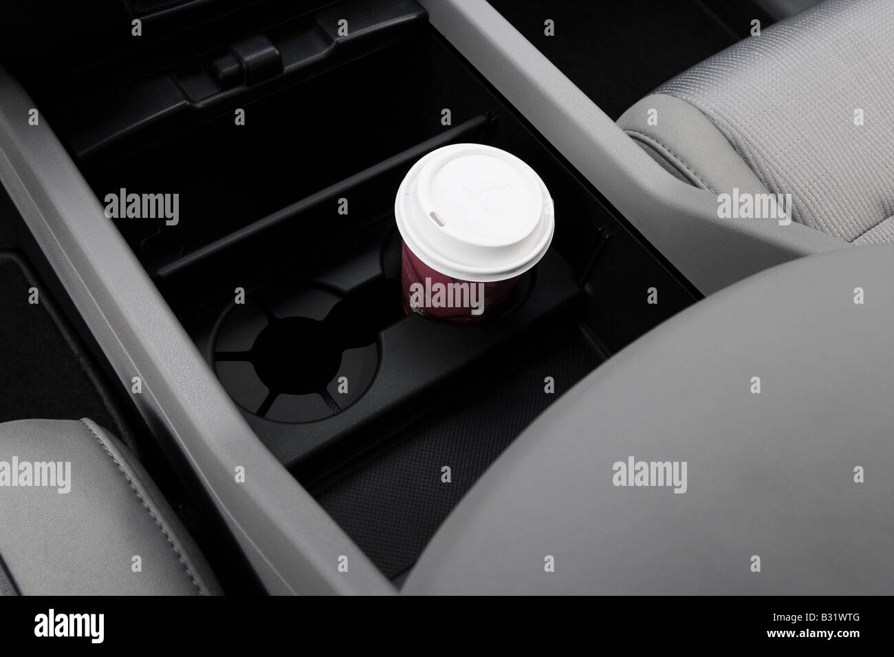 2009 Honda Pilot EX in Silver Cup Holder with Prop Stock Photo Alamy