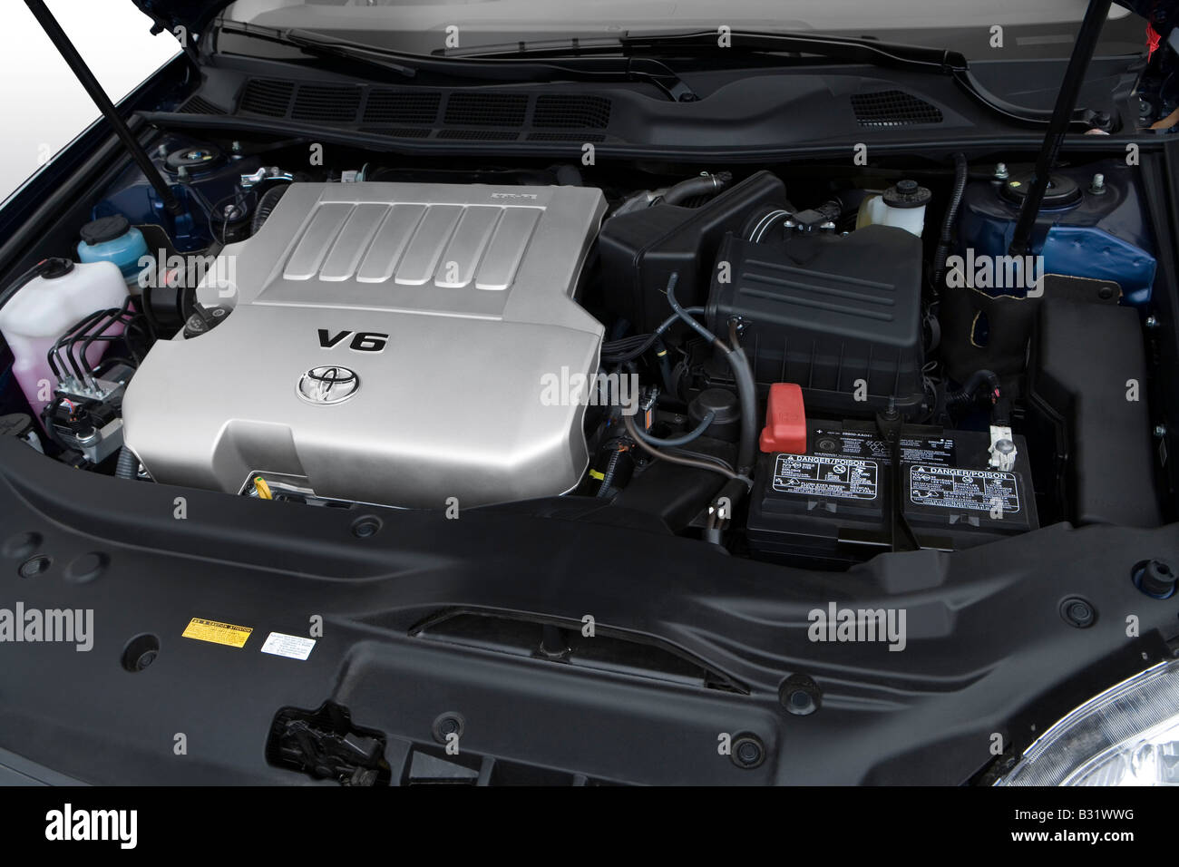 2008 Toyota Avalon XL in Blue Engine Stock Photo Alamy