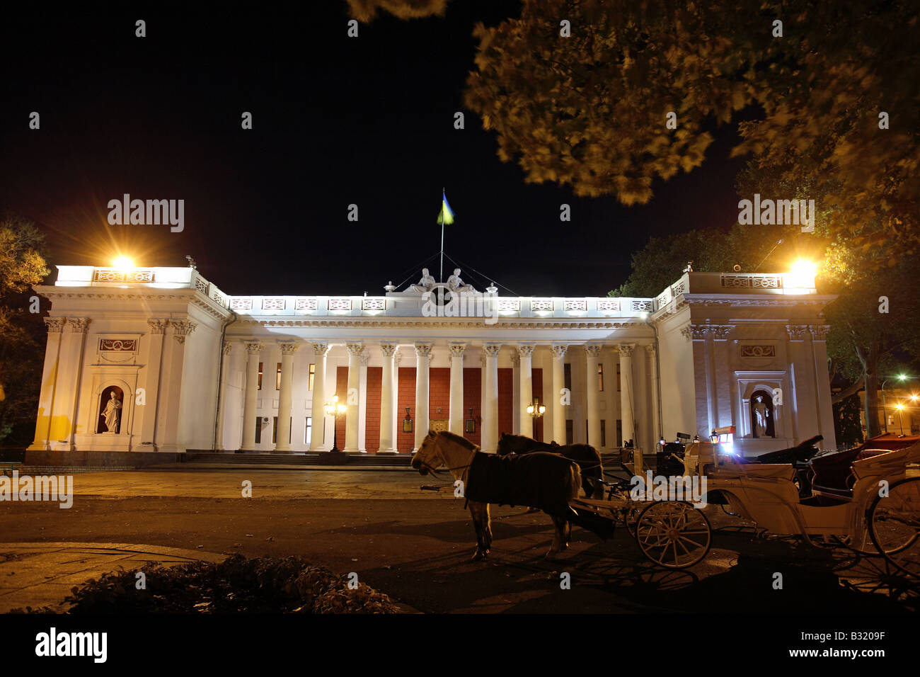 A horse carriage in front of the city hall in Odessa, Ukraine Stock Photo