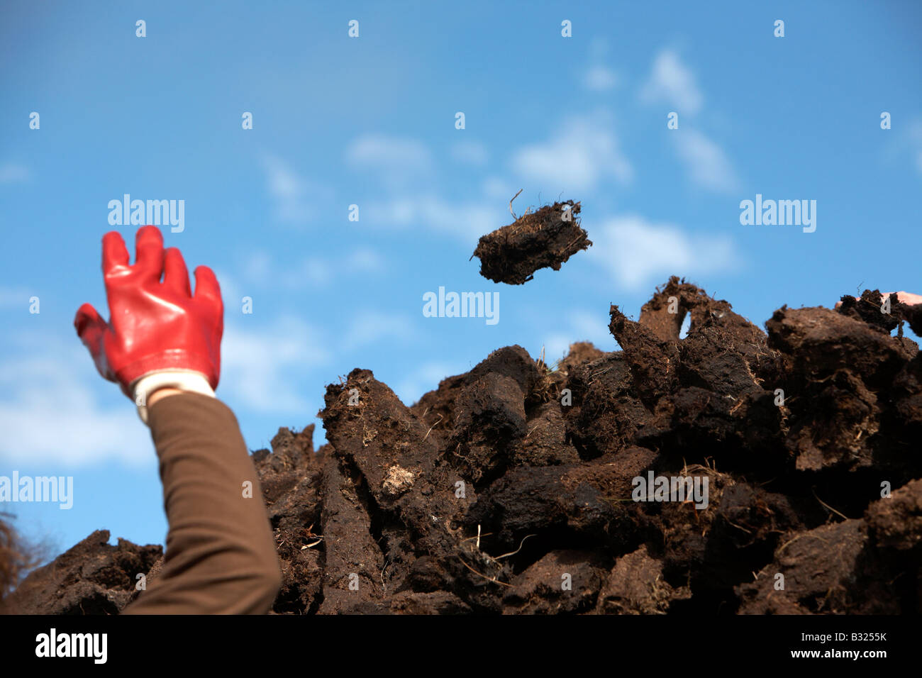 Peat turf hi-res stock photography and images - Alamy