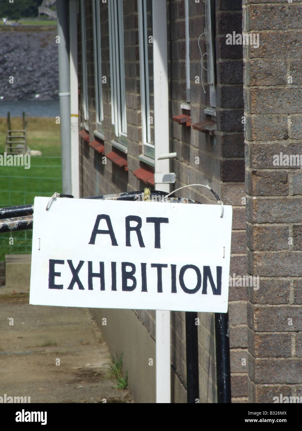 art exhibition sign notice, llanberis, north wales Stock Photo Alamy