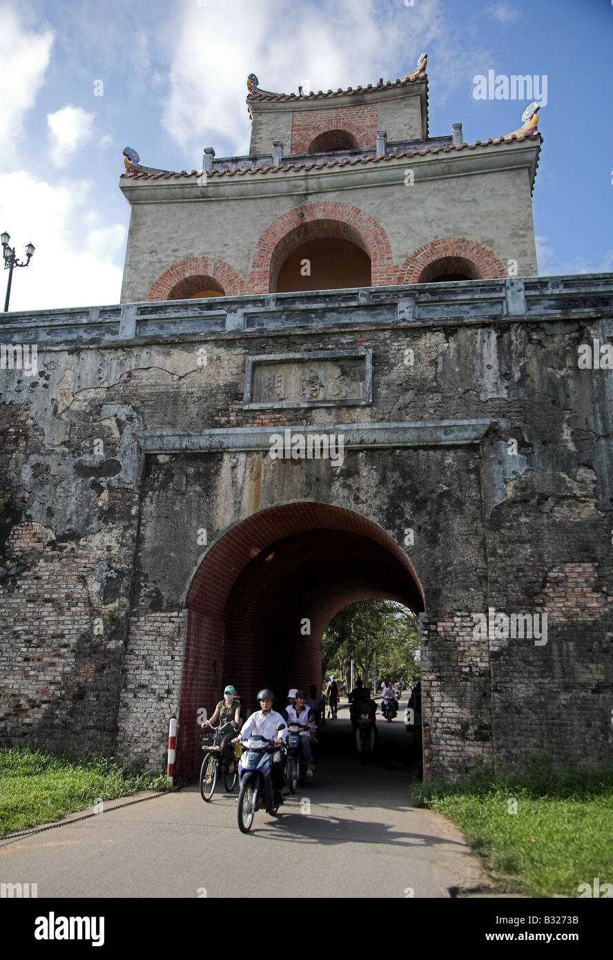 The northern gate leading to the ancient city of Hue