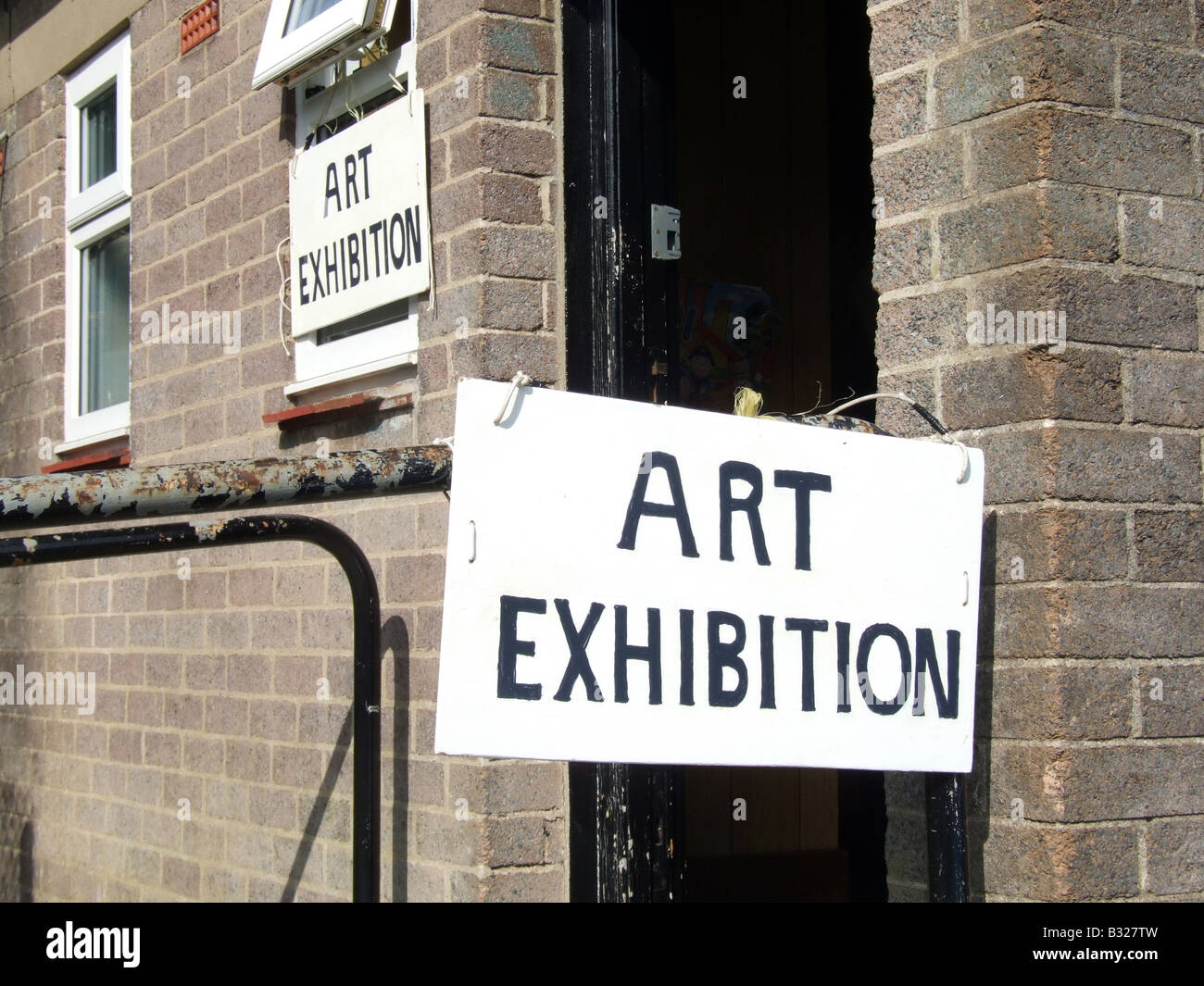 art exhibition sign notice, llanberis, north wales Stock Photo Alamy