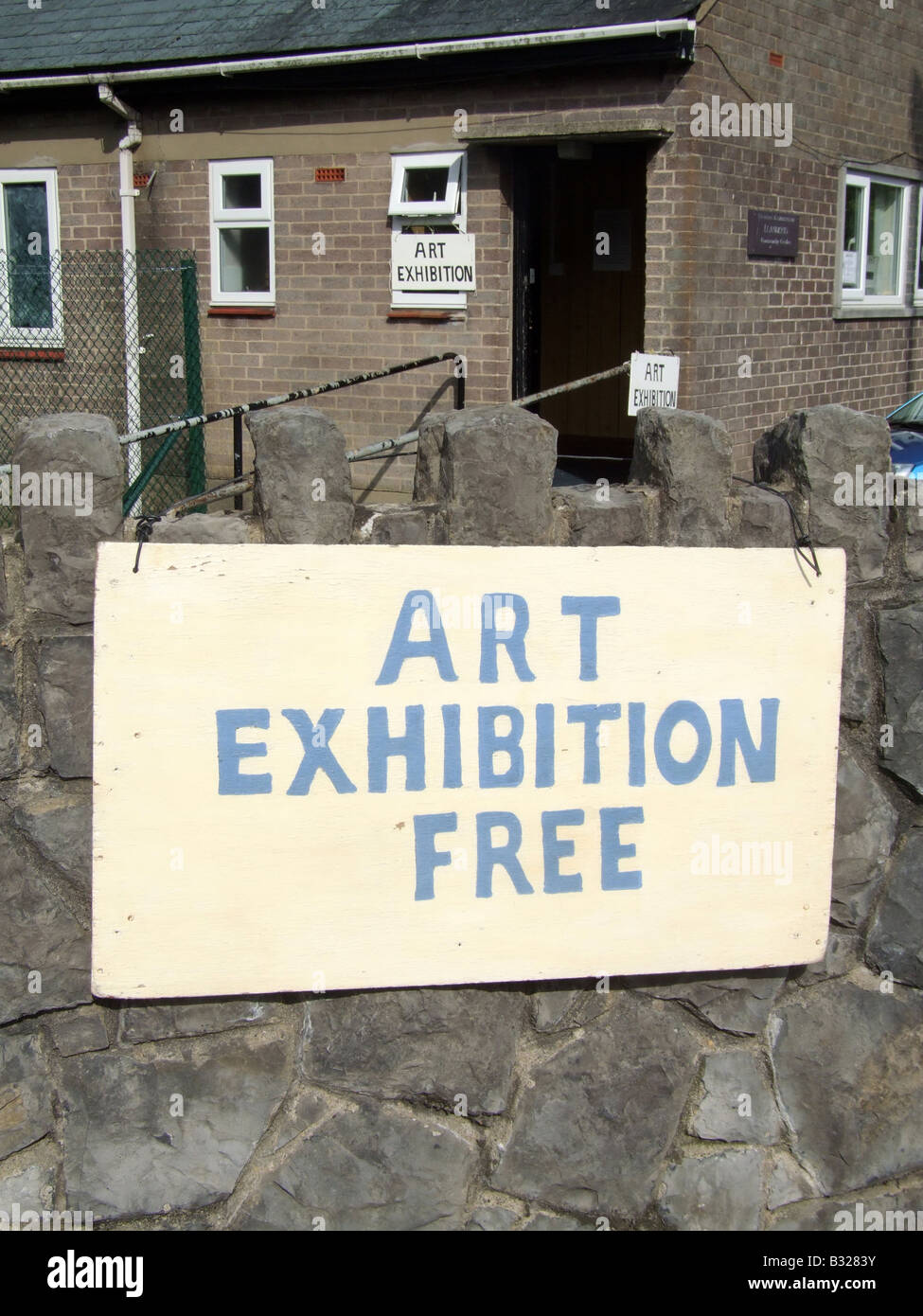 art exhibition sign notice, llanberis, north wales Stock Photo Alamy