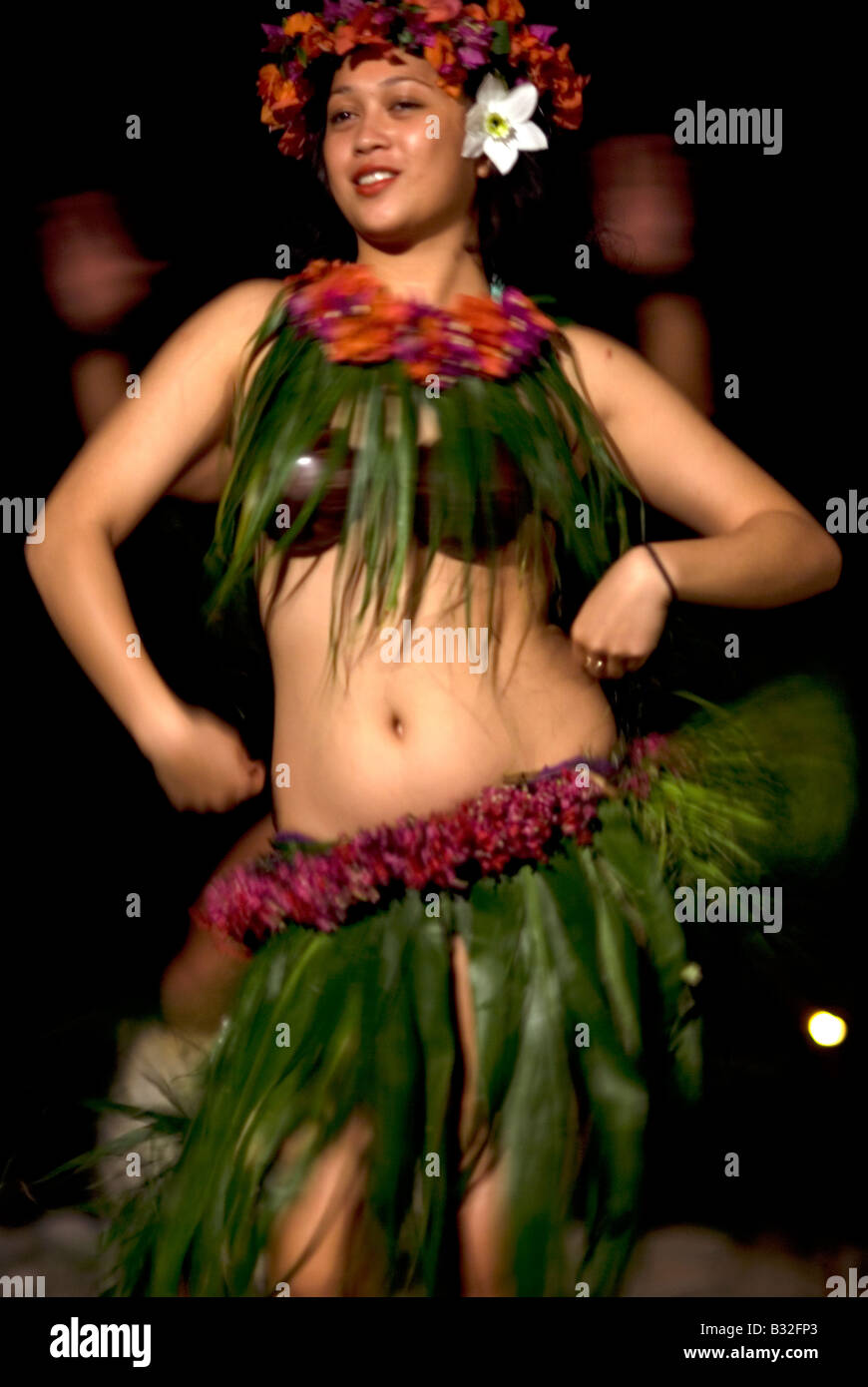 Female Polynesian Dancer at Cultural Show, Rarotonga Editorial Stock Photo  - Image of dancer, nighttime: 260873198
