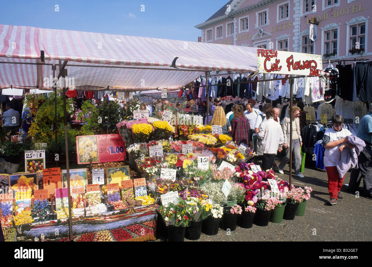 Tuesday Market Place cut flower stall Kings Lynn East Anglia England UK shopping produce shoppers buyers weekly Stock Photo
