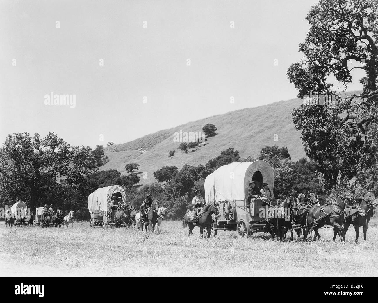Covered wagons pioneers hires stock photography and images Alamy
