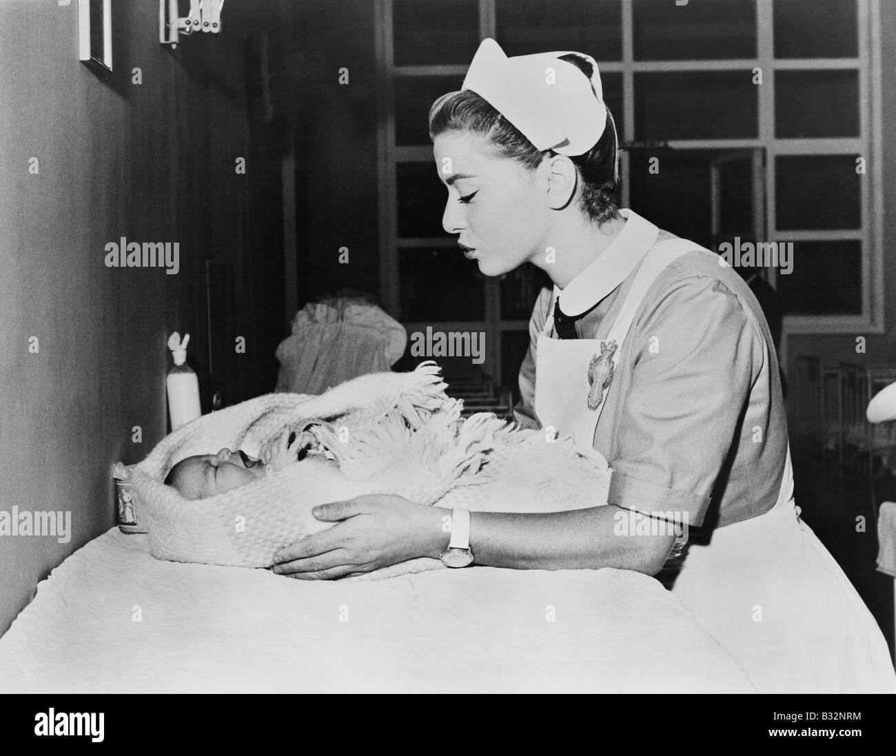 Retro nurse hi-res stock photography and images - Alamy