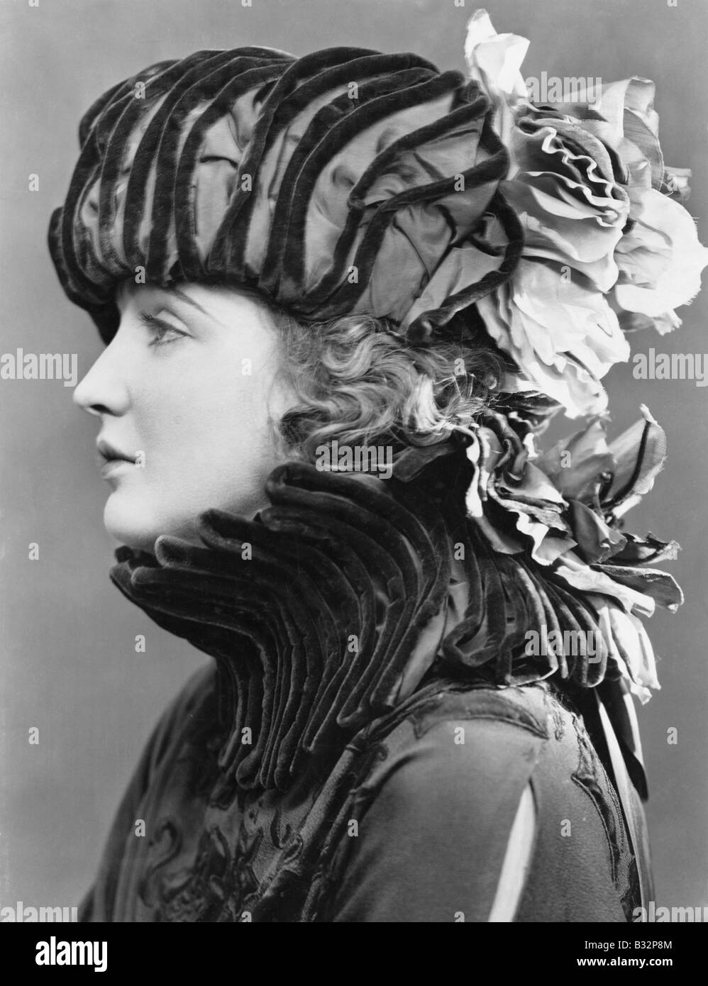 Woman female hat hats Black and White Stock Photos & Images - Alamy