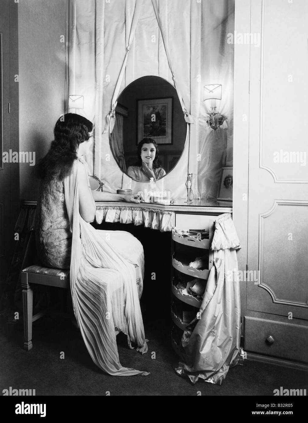 Dressing table mirror Black and White Stock Photos & Images - Alamy