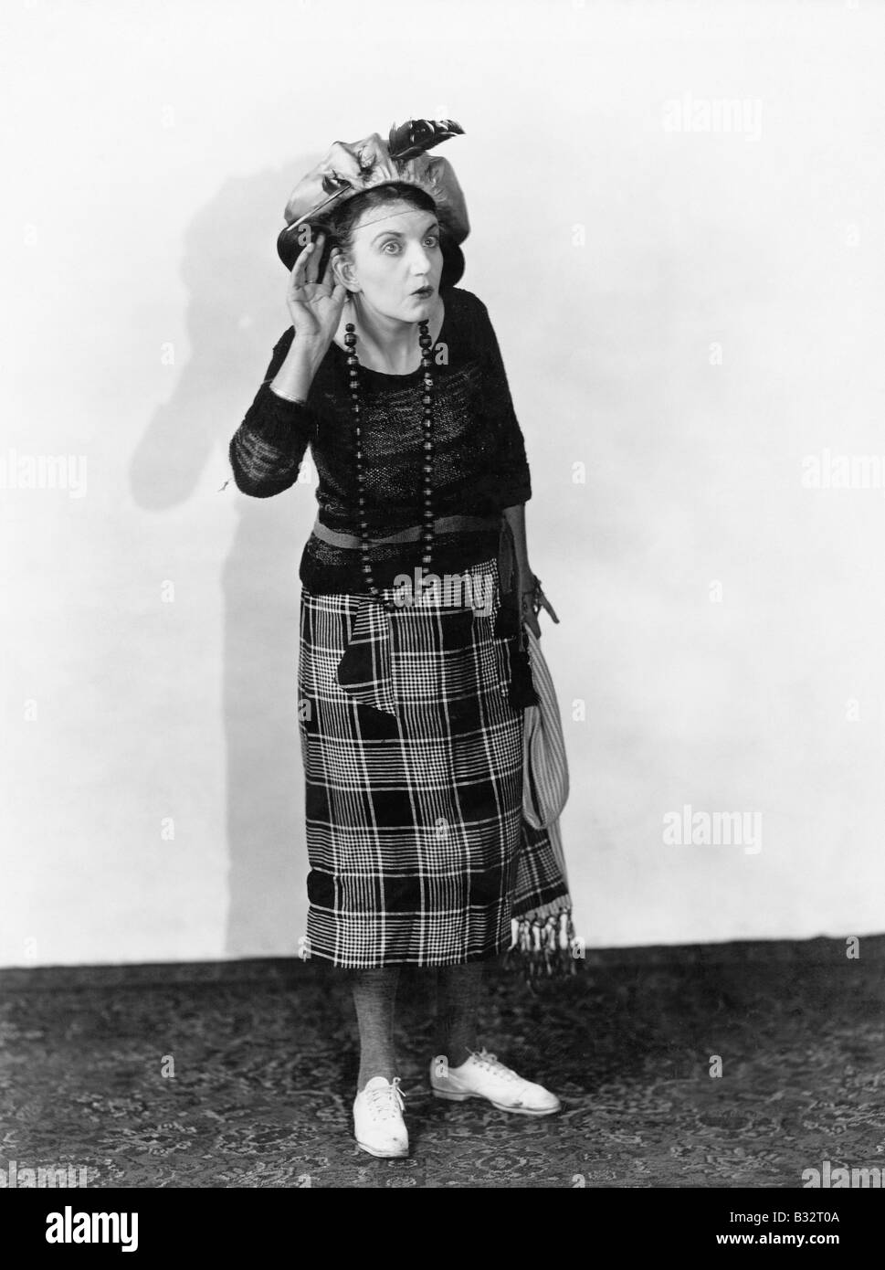 Woman in white hard hat Black and White Stock Photos & Images - Alamy