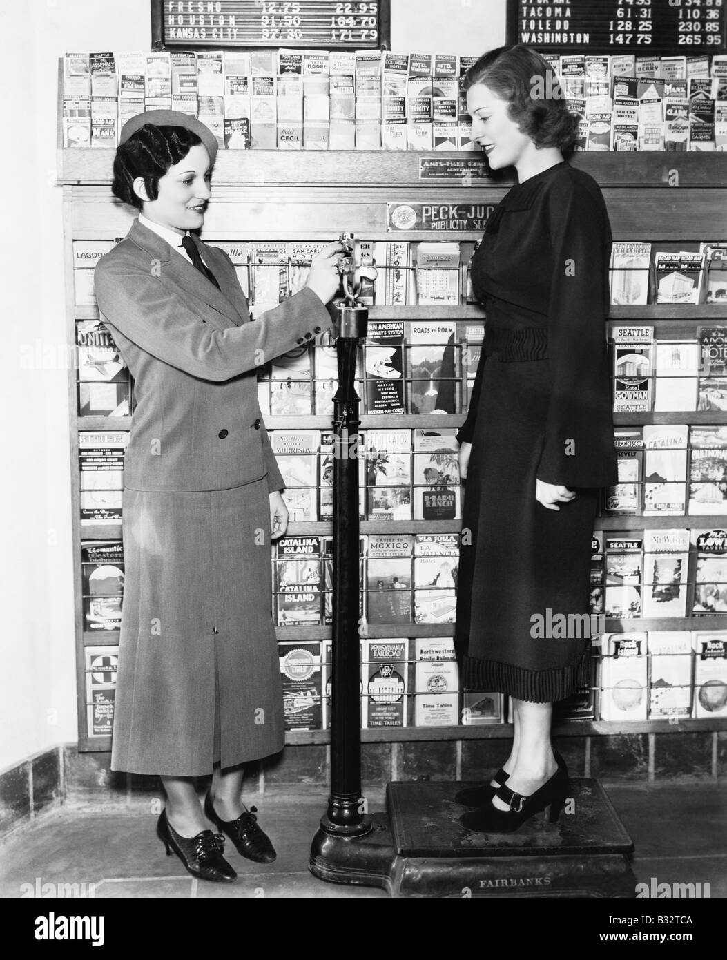 Full body profile side Black and White Stock Photos & Images - Alamy