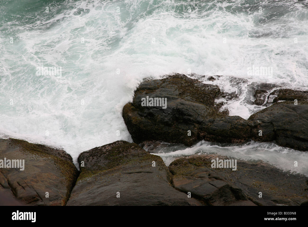 Rocks in water pattern hi-res stock photography and images - Alamy