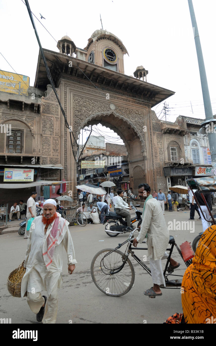 holi gate mathura pin code