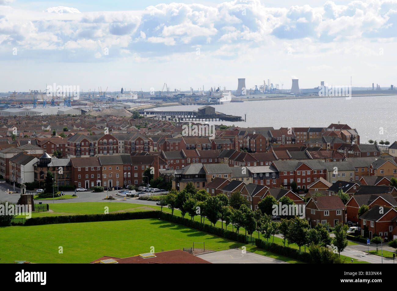 New Housing Development on the banks of the Humber Estuary, Hull, Humberside, Northern England Stock Photo