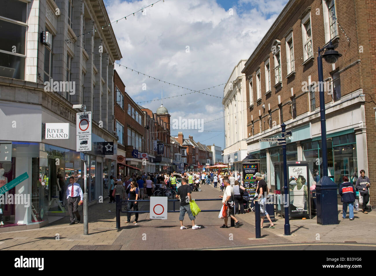 great yarmouth town centre high street shop summer east anglia norfolk