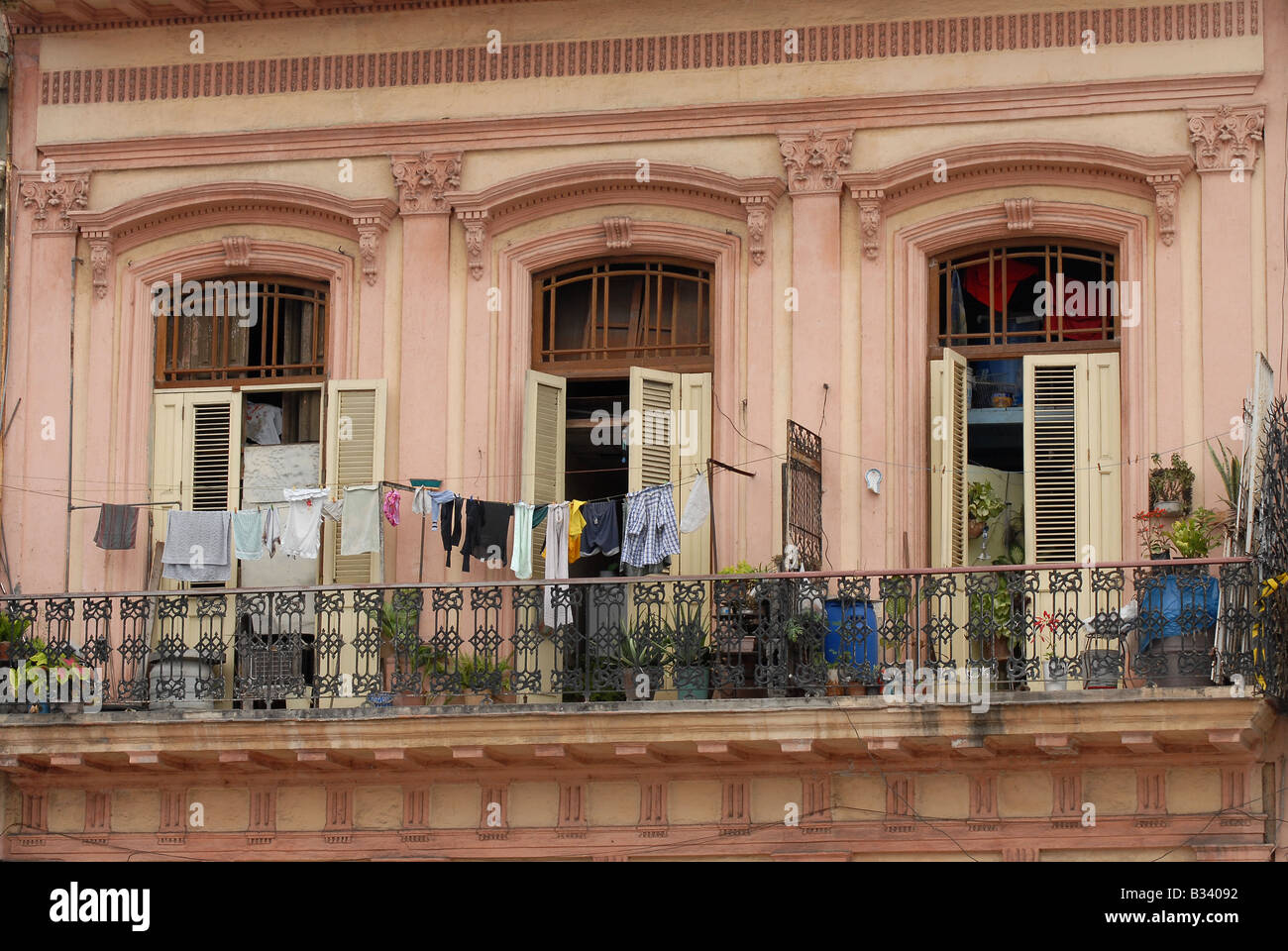apartments in the Cuban capital of Havana Stock Photo Alamy