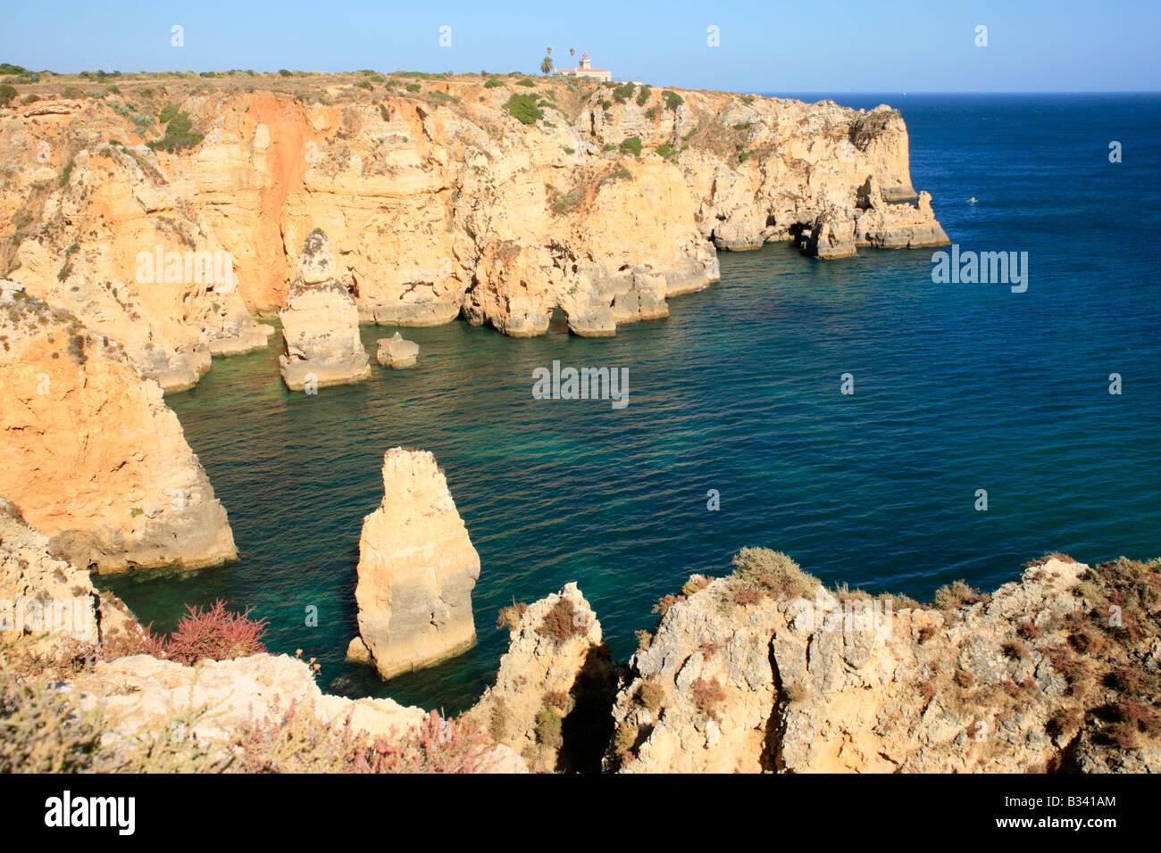Cliff scenery hi-res stock photography and images - Alamy