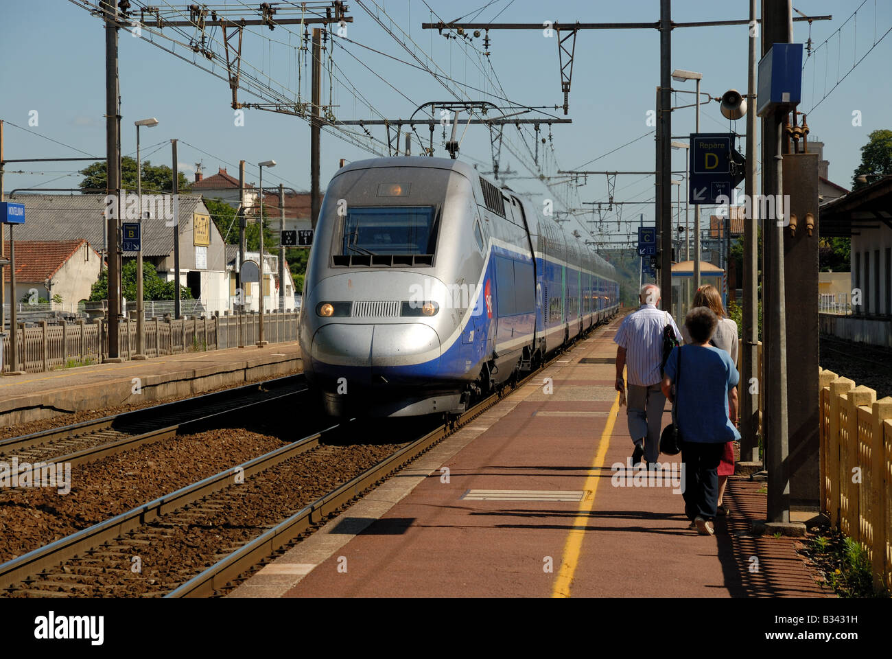 French high speed train hi-res stock photography and images - Alamy