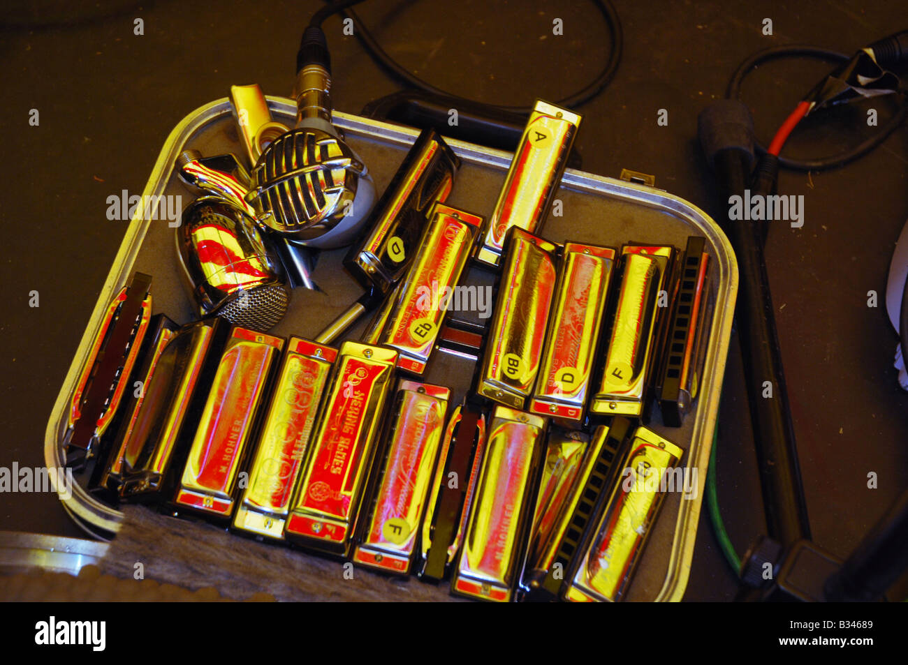 Harmonicas hires stock photography and images Alamy