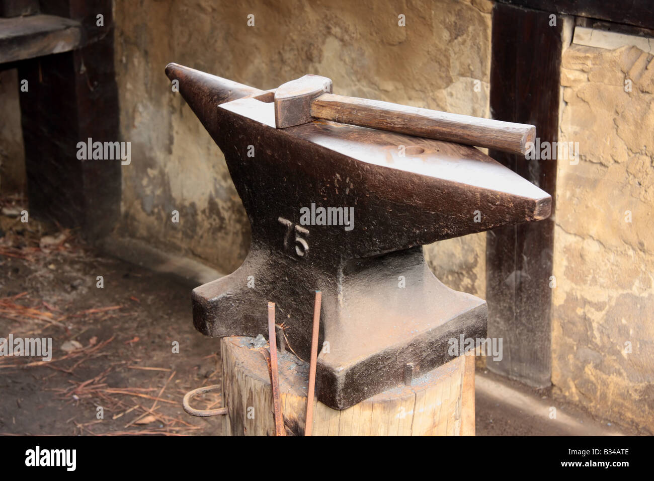 Hammer and Anvil Stock Photo Alamy
