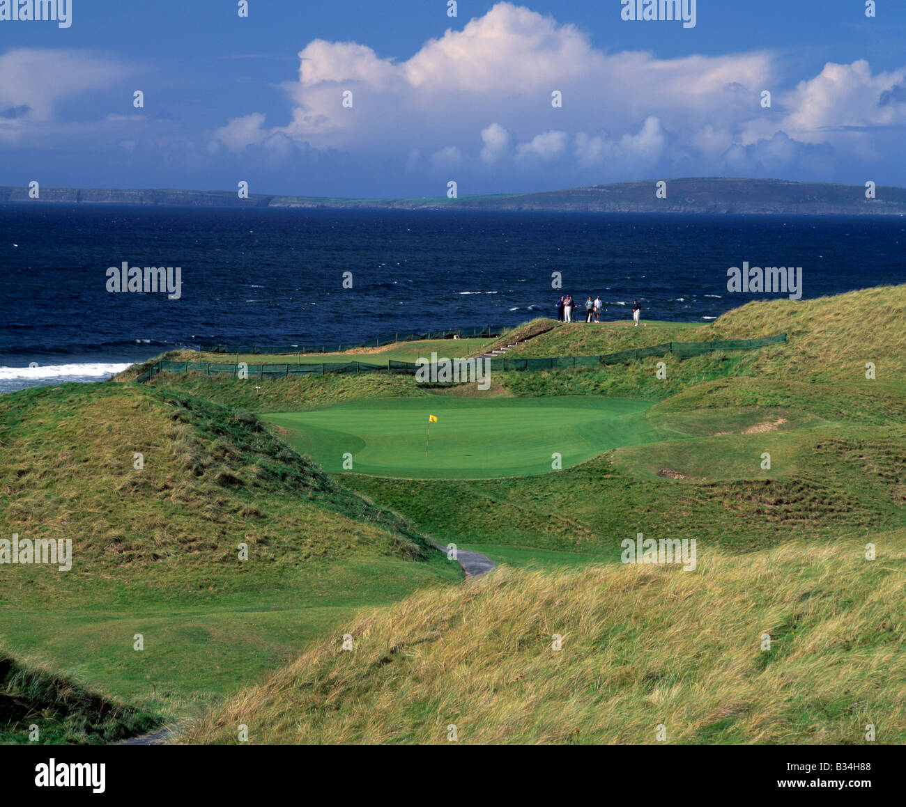 europes most westerly golf links course off the irish coast,golf green ...