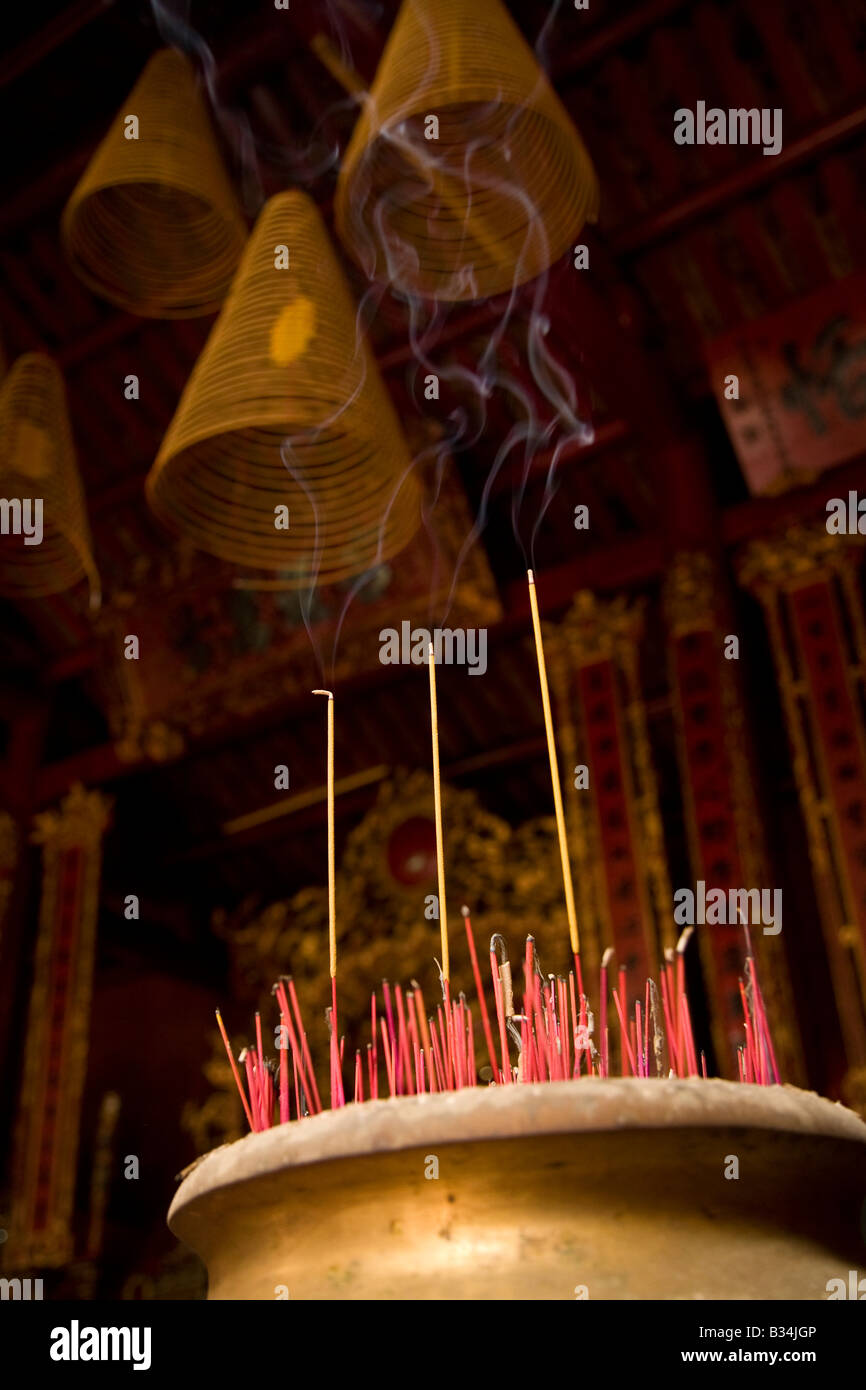 Vietnamese pagoda hi-res stock photography and images - Alamy