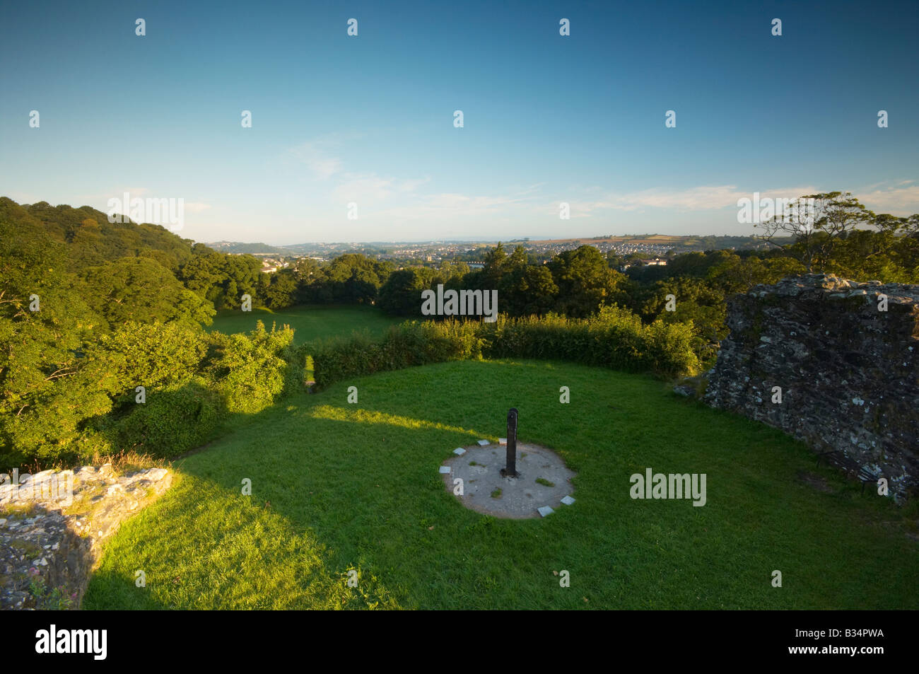Plympton castle hires stock photography and images Alamy