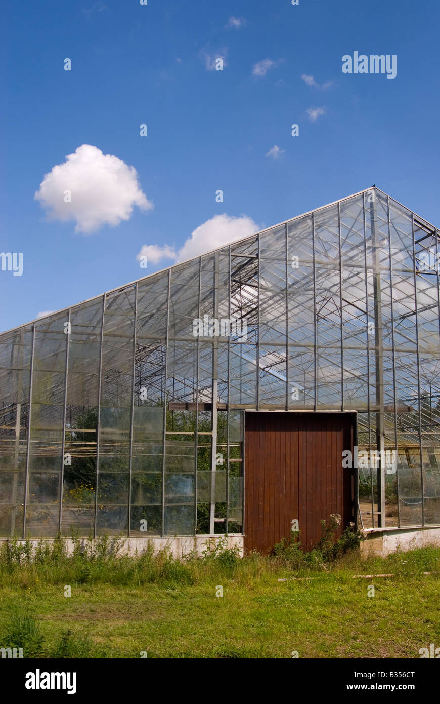 Industrial greenhouses hi-res stock photography and images - Alamy