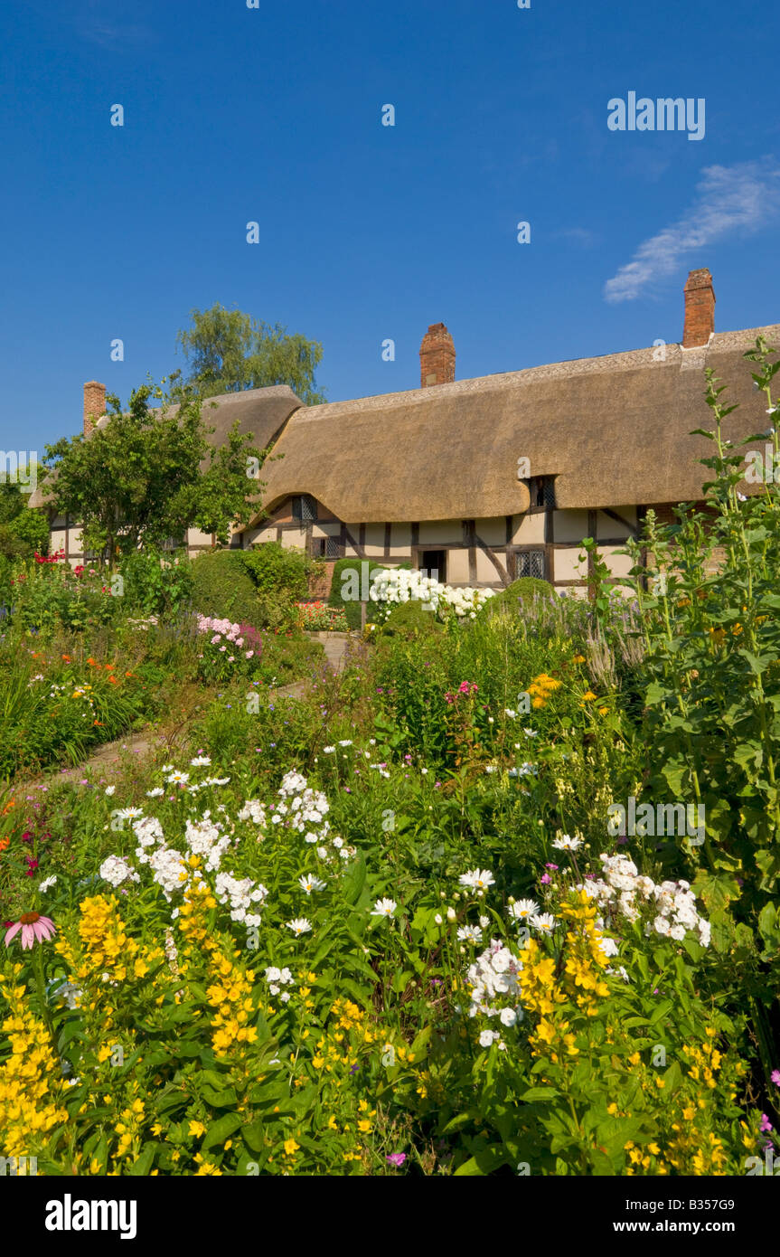 Anne Hathaway's thatched cottage Shottery near Stratford upon Avon Warwickshire England UK GB EU Europe Stock Photo