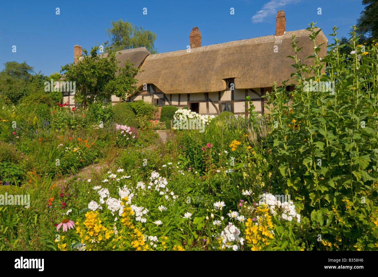 Anne Hathaway's thatched cottage Shottery near Stratford upon Avon Warwickshire England UK GB EU Europe Stock Photo